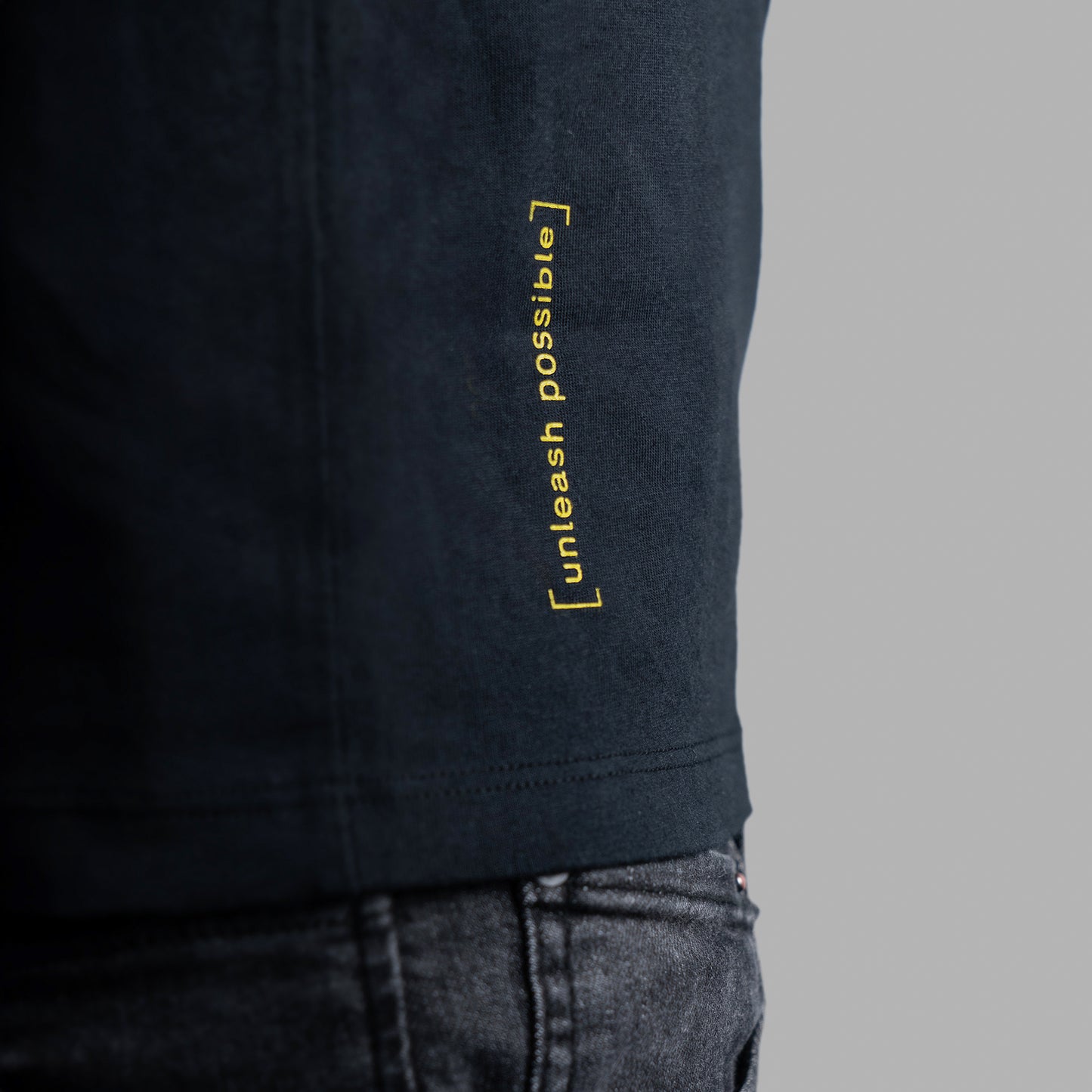 Pocket Tee – Subtle 9